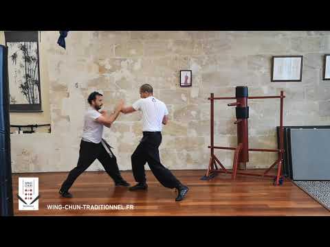 Exercice de Wing Chun contre une combinaison de boxe anglaise.
